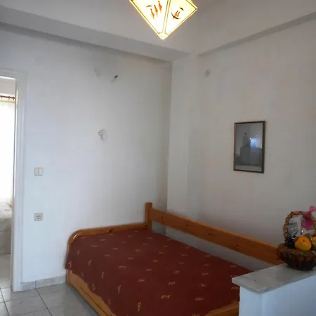 Milos Áyios Nikítas