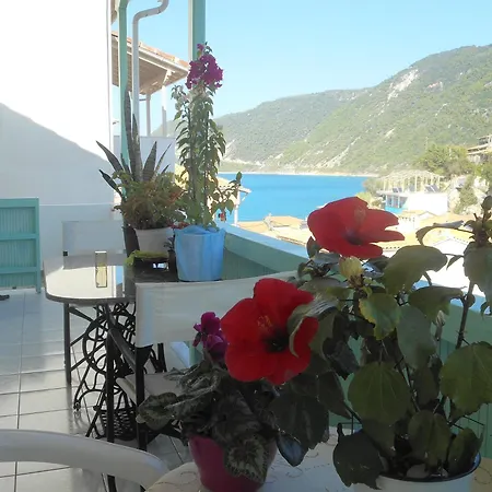 Milos Daire Áyios Nikítas