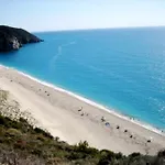 Milos Apartment Agios Nikitas