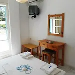 Milos Apartment Agios Nikitas