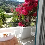 Apartment Milos *