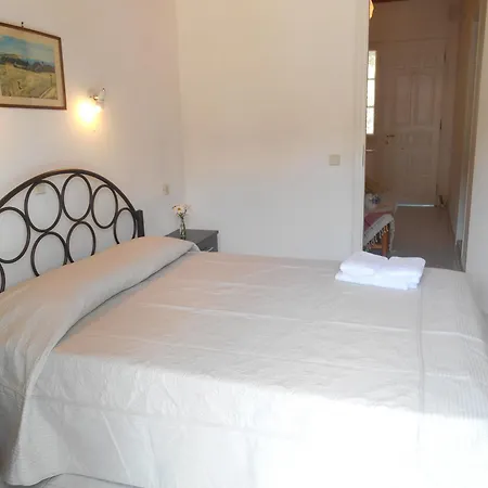 Milos Apartment Agios Nikitas