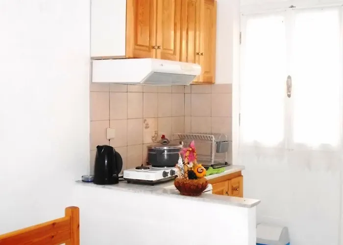 Milos Áyios Nikítas