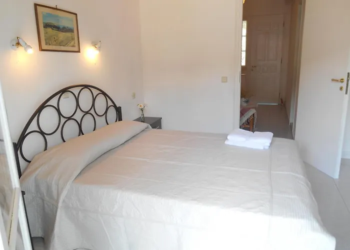 Milos Apartment Agios Nikitas